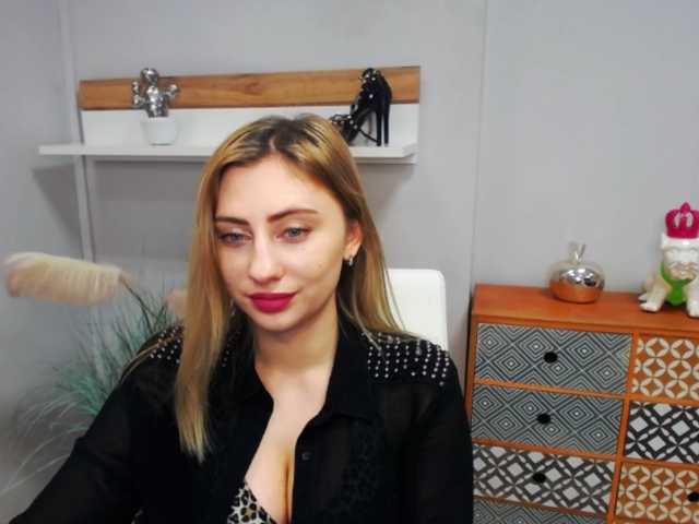 Yayın ekran görüntüleri hottieLAURA