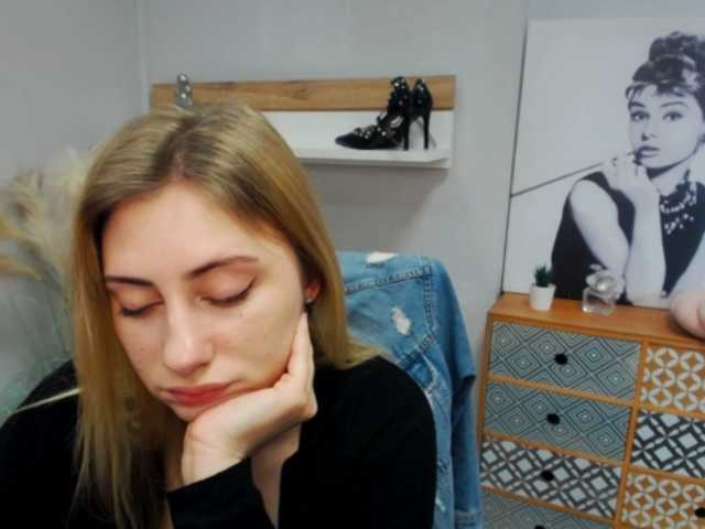 Yayın ekran görüntüleri hottieLAURA