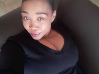 Erotik görüntülü sohbet hugeass