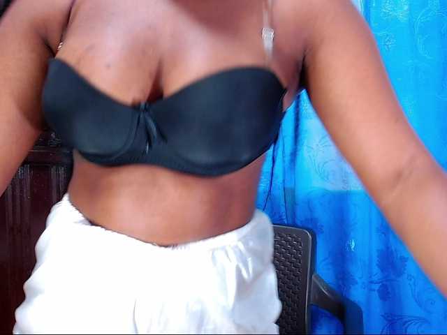 Fotoğraflar inayabrown #new #hot #latina #ebony #bigass #bigtits #C2C #horny n ready to #fuck my #pussy in pvt! My #Lovense is ON! #Cumshow at goal!