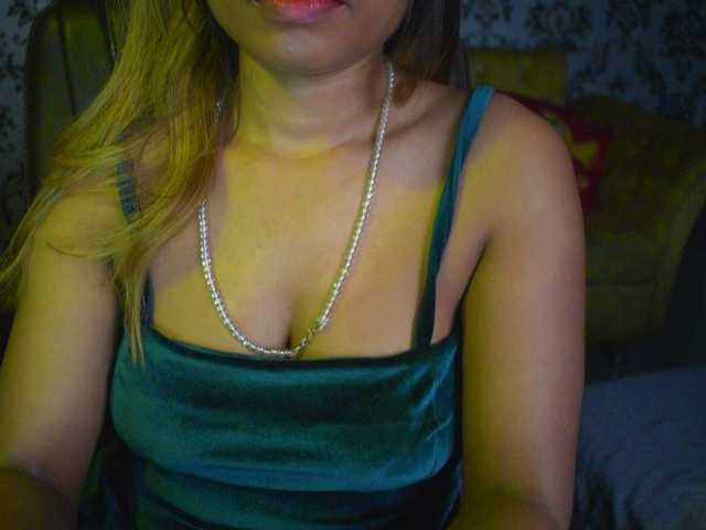 Fotoğraflar indianpriya 500 tokens for pvt and c2c | deep fingering | squirt show in private |55 tk , 77 tk help me squirt on ultra high #asian #indian