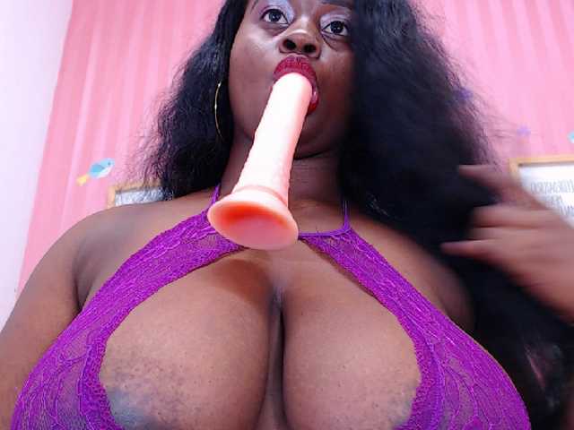 Fotoğraflar irisbrown Hello guys! happy day lets make some tricks and #cum with me and play with my #toys #dildo #lovense #ebony #ebano #fuck my #pussy