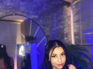 Erotik görüntülü sohbet Isabellaa-03