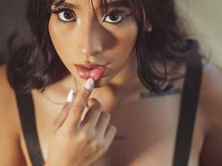 Erotik görüntülü sohbet IssyRose