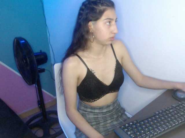 Fotoğraflar ivy-blue hey i am new in bonga cams , make me happy today