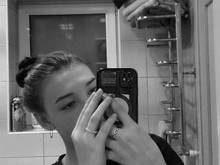 Erotik görüntülü sohbet jeansharp