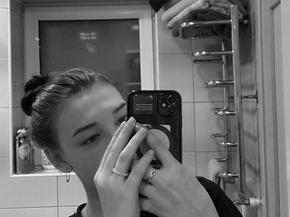 Erotik görüntülü sohbet jeansharp