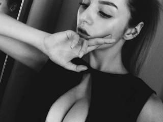Erotik görüntülü sohbet jenyamixx