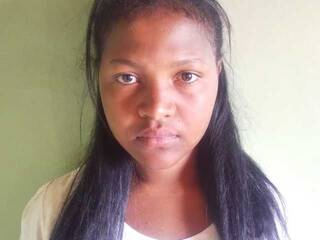 Erotik görüntülü sohbet Joellah