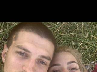 Erotik görüntülü sohbet JohnAndKris