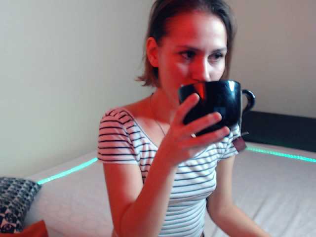 Fotoğraflar JonaDjolpit Hey guys! DO U WANT to see the BEST natural 18 yo girl on here? 277 tkns to get me wet! CHECK OUT TIP MENU + SO MUCH MORE IN PVT