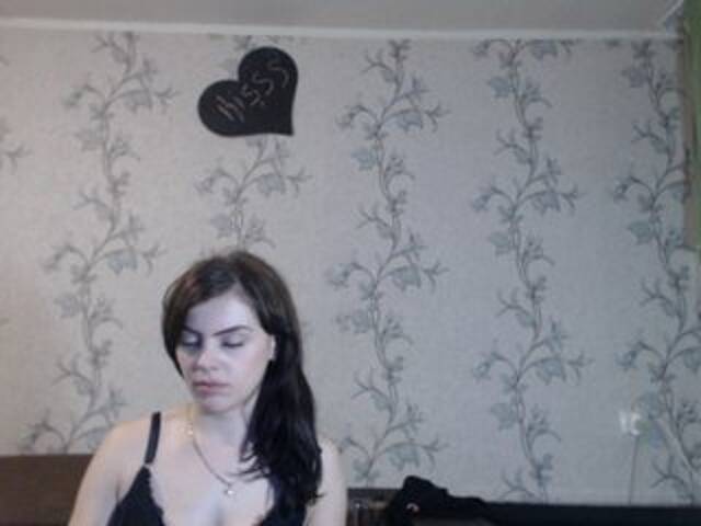 Yayın ekran görüntüleri Julia-hot