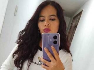 Erotik görüntülü sohbet Juliana-rosee