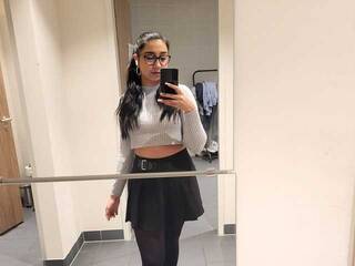 Erotik görüntülü sohbet JulietShy