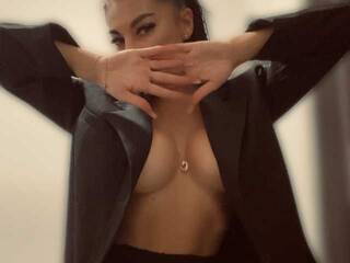 Erotik görüntülü sohbet JulieWerb