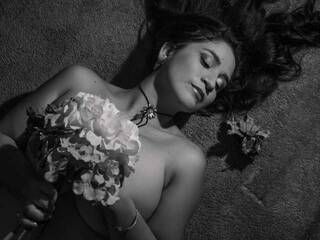 Erotik görüntülü sohbet JuliRobert