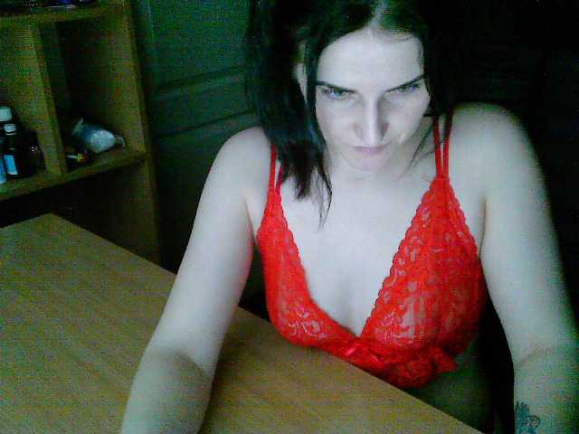 Yayın ekran görüntüleri JuneCalhoun