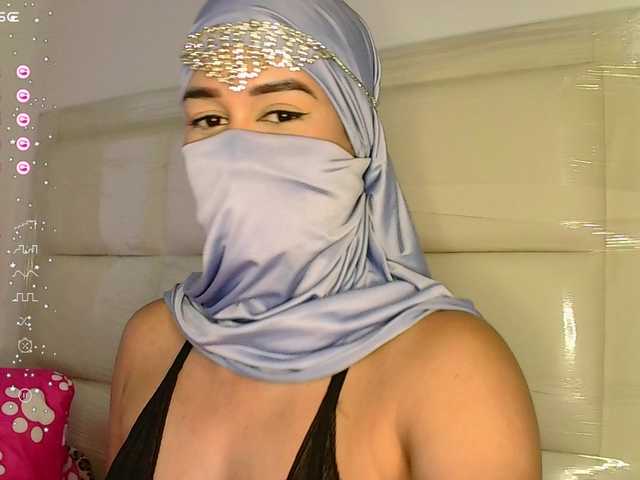 Fotoğraflar kaalinda1 New Arab girl in this environment, shy but wanting to know everything that is related