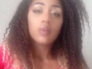 Erotik görüntülü sohbet KaraJewel