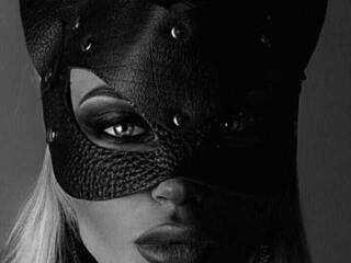 Erotik görüntülü sohbet Karalinaa