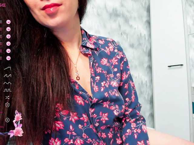 Fotoğraflar KariFlower Welcome to my room, I am Karina: P all exciting mood, good and love !!) Tokens only in a common chat. Before the Privat, write in PM Favorite vibrations 6, 16,26, 51, 160 :P show with a toy @total