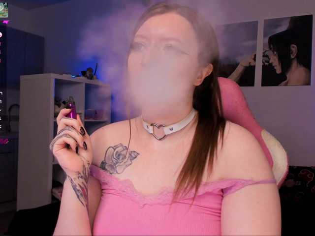 Fotoğraflar KarolinaQueen @remain For gaming videocard ♡ Wish the best mood to you ♡ Lovens from 2tk, before pvt tip 200tk and write in pm ♡ I make hot shows, like to communicate and play in Mobile Legends