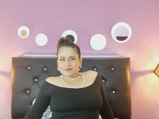 Erotik görüntülü sohbet KathiaHunt
