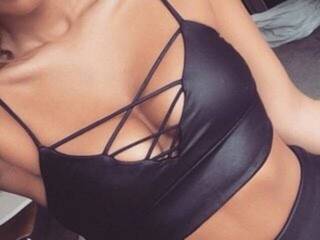 Erotik görüntülü sohbet KattyAsFire