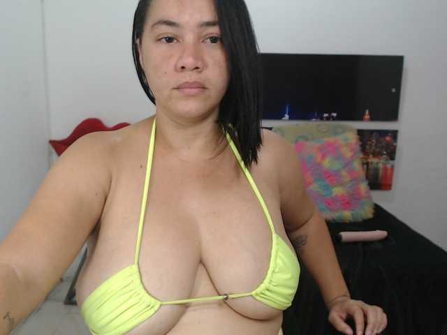 Fotoğraflar kattyCurtys BEST BOOBS ONLINE!- BOOBJOB at 300 tips- RIDE at Goal // SHARE CAM IS ON!- PVT IS ON!