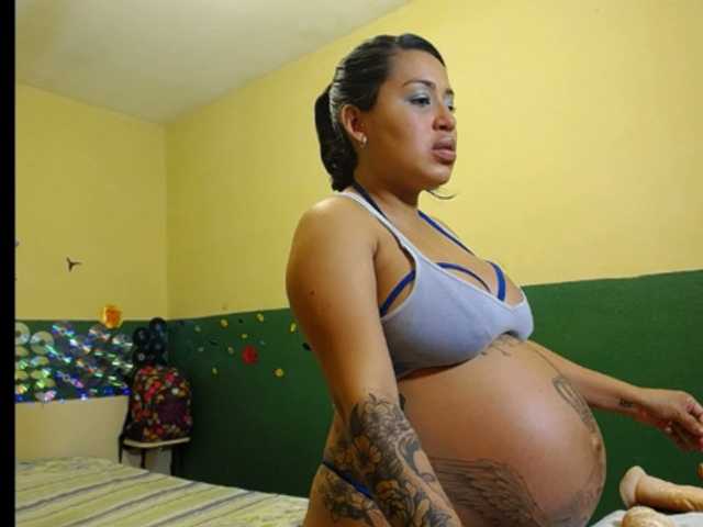 Fotoğraflar kellylatinhot pregnancy