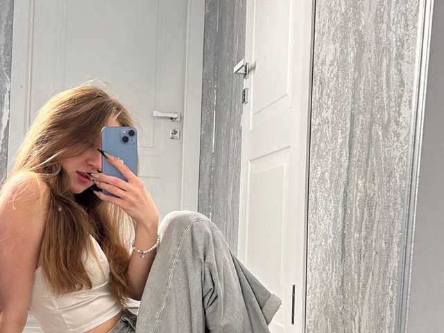 Profilin fotoğrafı Kiana-White