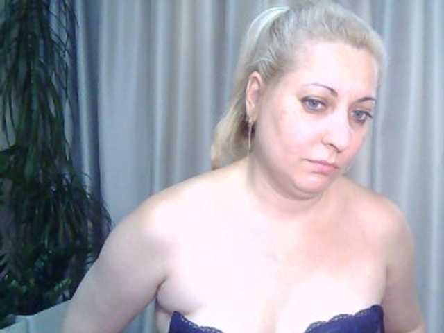Fotoğraflar KickaIricka I will add to my friends-20, view camera-25, show chest-40, open pussy -50, open asshole-70, get naked and show my holes-100