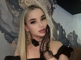 Erotik görüntülü sohbet KiraKrox