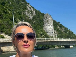 Erotik görüntülü sohbet KirraWhite