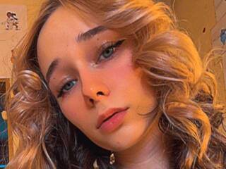 Erotik görüntülü sohbet Kriss-add