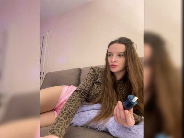 Fotoğraflar Kriss-me hello, my name Kristina . I only go to full private. send 50 tkn before private(squirt, dildo only in private). @remain befor show naked!