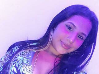 Erotik görüntülü sohbet Krissonnee