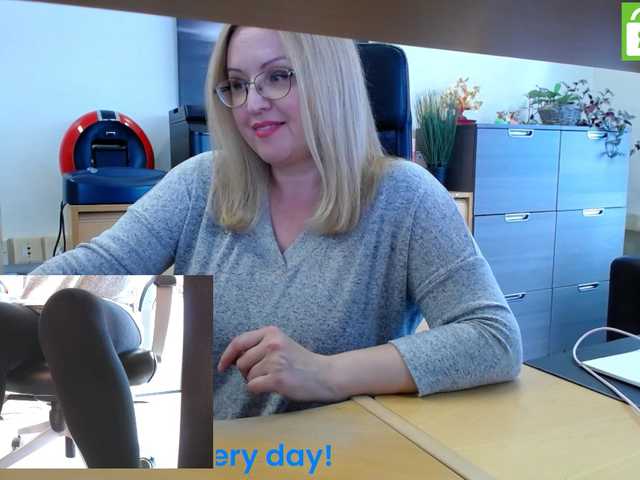 Fotoğraflar KristinaKesh At the REAL office! @total To masturbate and cum, left to collect @remain Privats welcome!!! 151 tok before pvt! Tips only in public chat matter:) Lush reactiong from 3 tok.
