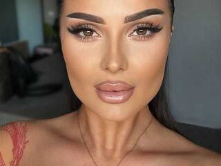 Erotik görüntülü sohbet KylieSpicey