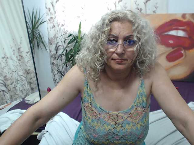 Fotoğraflar ladydy4u I am waiting for the hard dick to have fun,,,30 tit 50 ass 500 naked 1000 squrt , 80 blow , 40 c2c