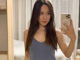 Erotik görüntülü sohbet MiaLionade