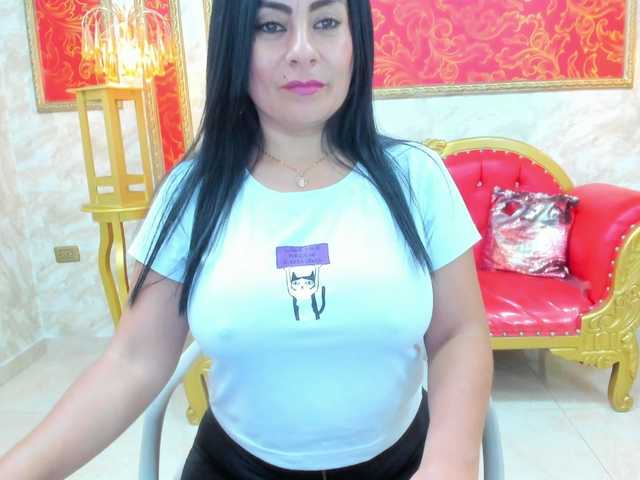 Fotoğraflar Ladyxmilf Come to trate this sexy and horny Milf like your queen and give her all your love with your vibrations@remain