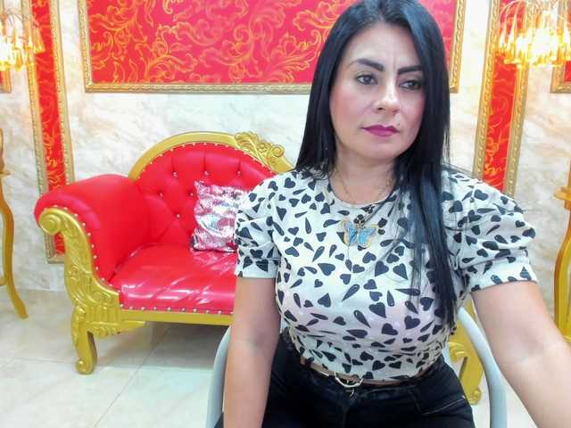 Fotoğraflar Ladyxmilf Come to trate this sexy and horny Milf like your queen and give her all your love with your vibrations@remain