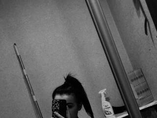 Erotik görüntülü sohbet Laurie-Mindy