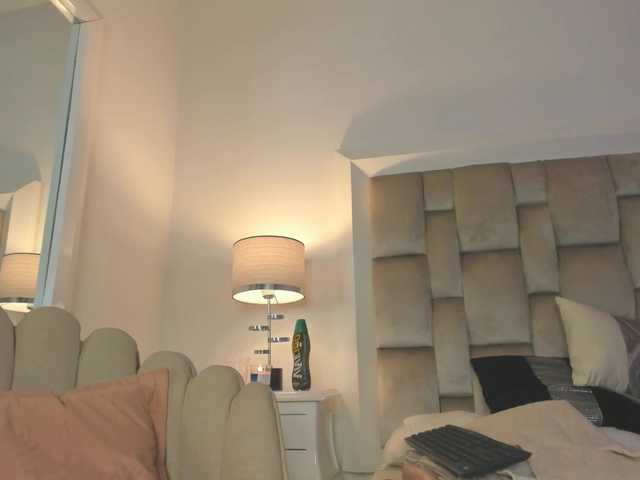 Yayın ekran görüntüleri Leah-Prada