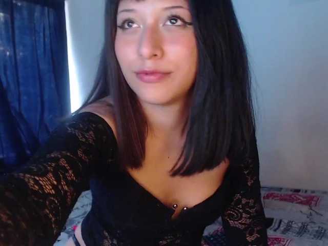 Fotoğraflar Leidy-Moon Welcome to my room, let's play our intimate fantasies ♥| Goal: A Kiss your cock with a lot of saliva [none] 150 ♥ Enjoy it ♥ | REMAINING TO DEEPTHROAT : [none] 150 tokens