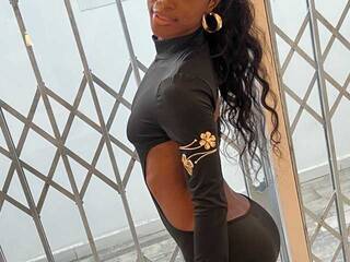 Erotik görüntülü sohbet Leilla