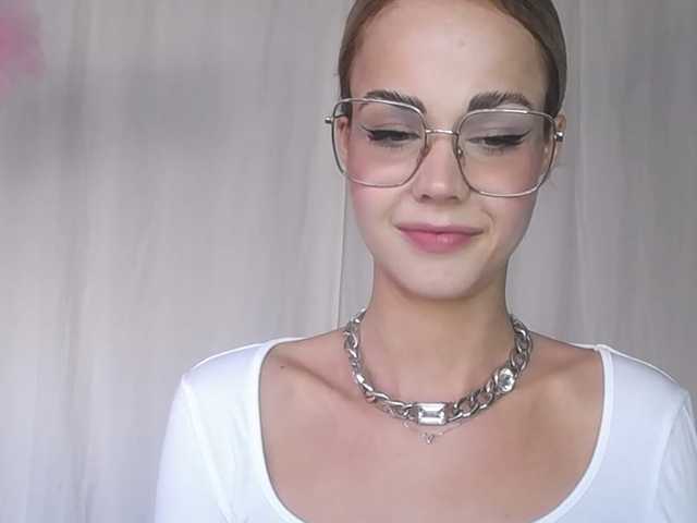 Fotoğraflar lexieSpicy Sweet and yet dang naughty ;) #innocentface #sweet #petite #glasses #fetish #natural #shorthair #domina #teaser #cfmn #joi #cei #cbt #sph #cucktraining