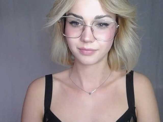 Fotoğraflar lexieSpicy Sweet and yet dang naughty ;) #innocentface #sweet #petite #glasses #fetish #natural #shorthair #domina #teaser #cfmn #joi #cei #cbt #sph #cucktraining