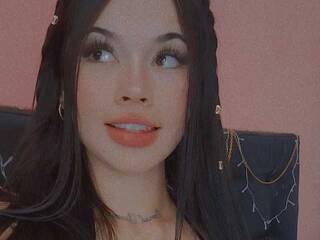 Erotik görüntülü sohbet Lili-James